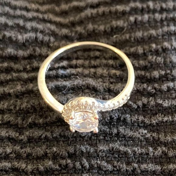 Silver ring - Picture 3 of 3